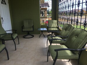 บ้านพักสำหรับครอบครัว, ปลอดบุหรี่ | ลานระเบียง/นอกชาน