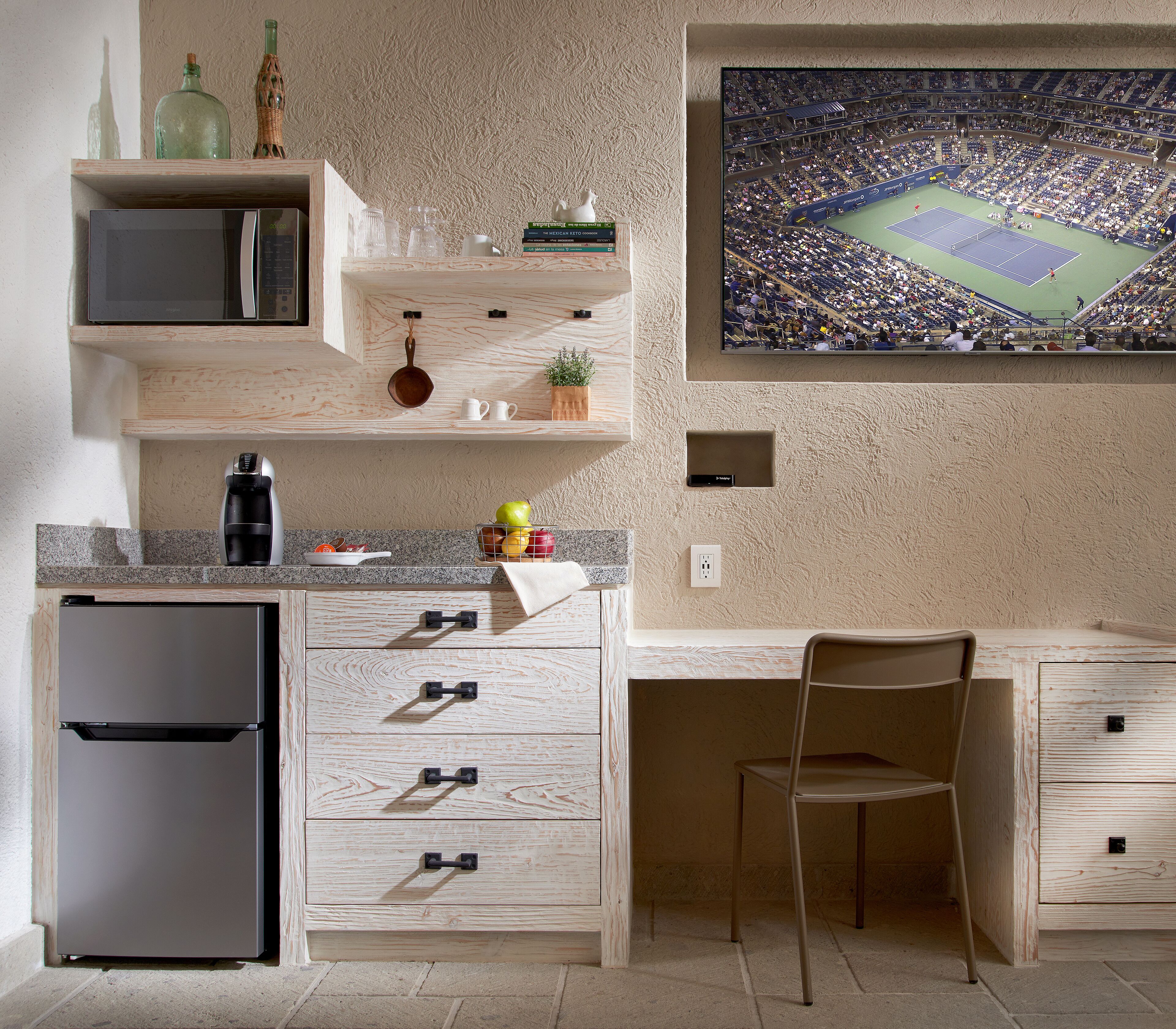 design studio suite, 1 king bed, non smoking, bathtub | 1 bedroom, premium bedding, down duvets, in-room safe