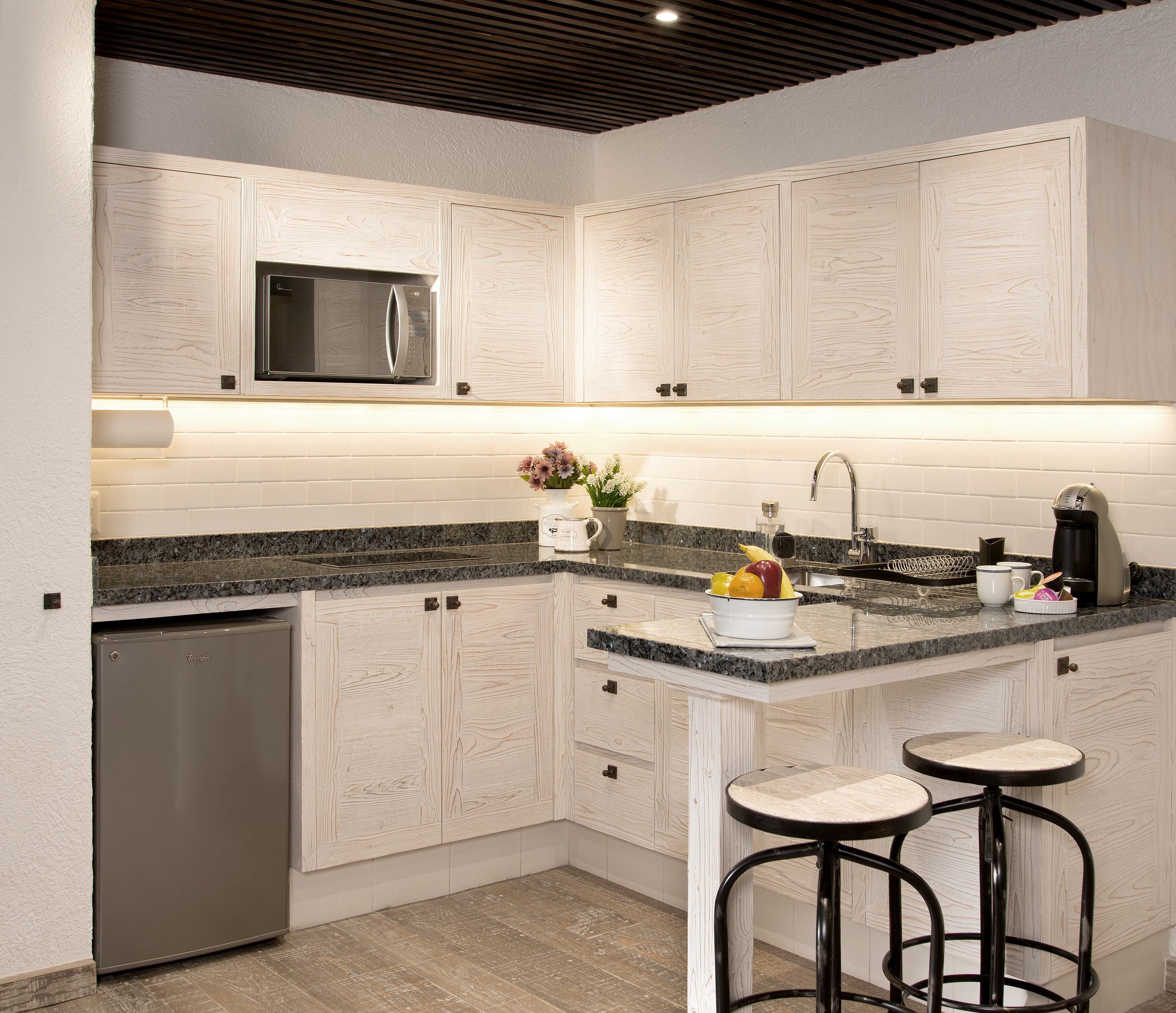 design suite, 1 king bed with sofa bed, non smoking, kitchenette | private kitchen | coffee/tea maker