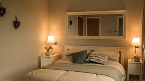 Blackout drapes, soundproofing, iron/ironing board, free WiFi - Clach Gorm (Isle of Lewis)