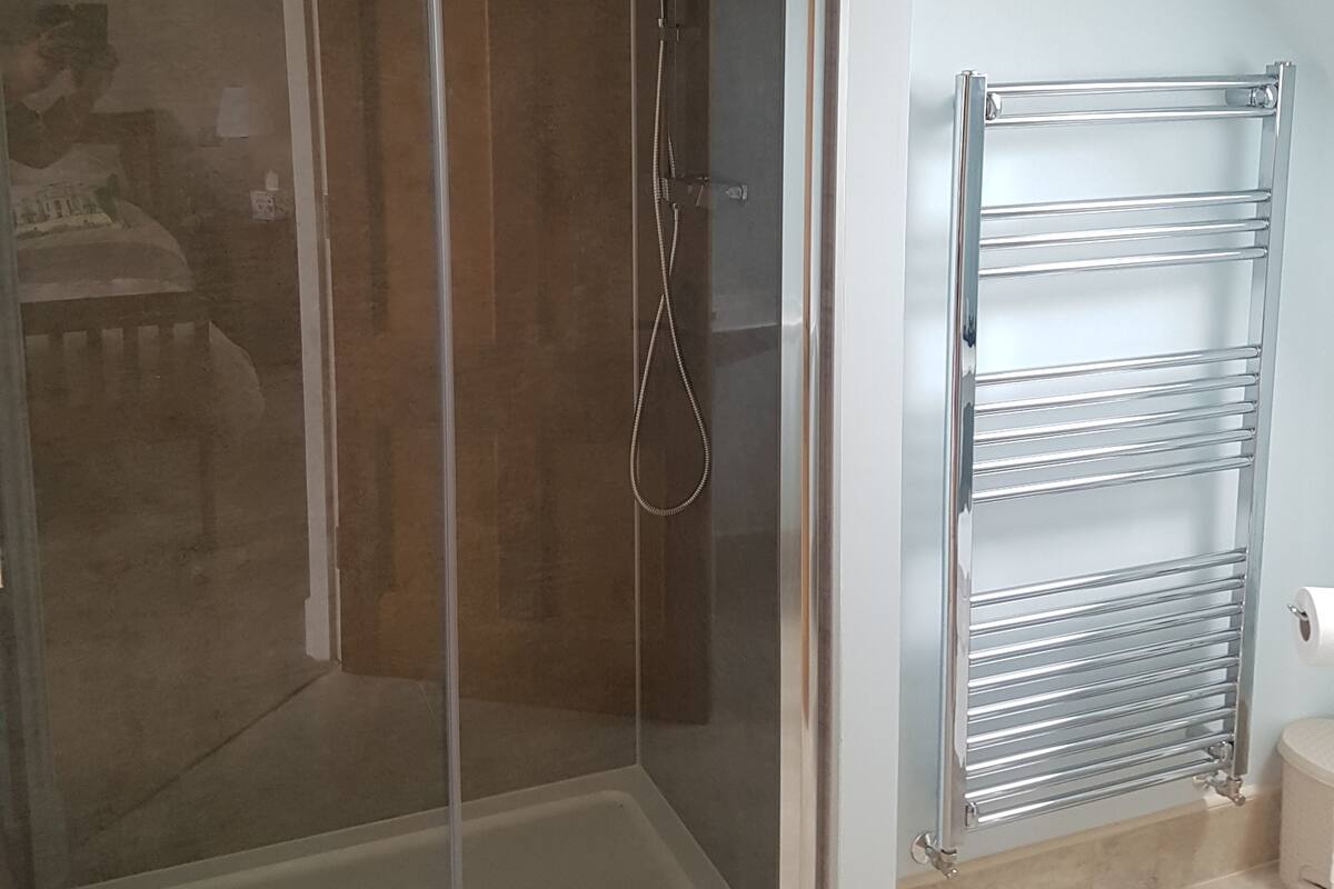 Double Room (Large) | Bathroom