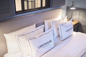 Premium bedding, free minibar, in-room safe, free WiFi