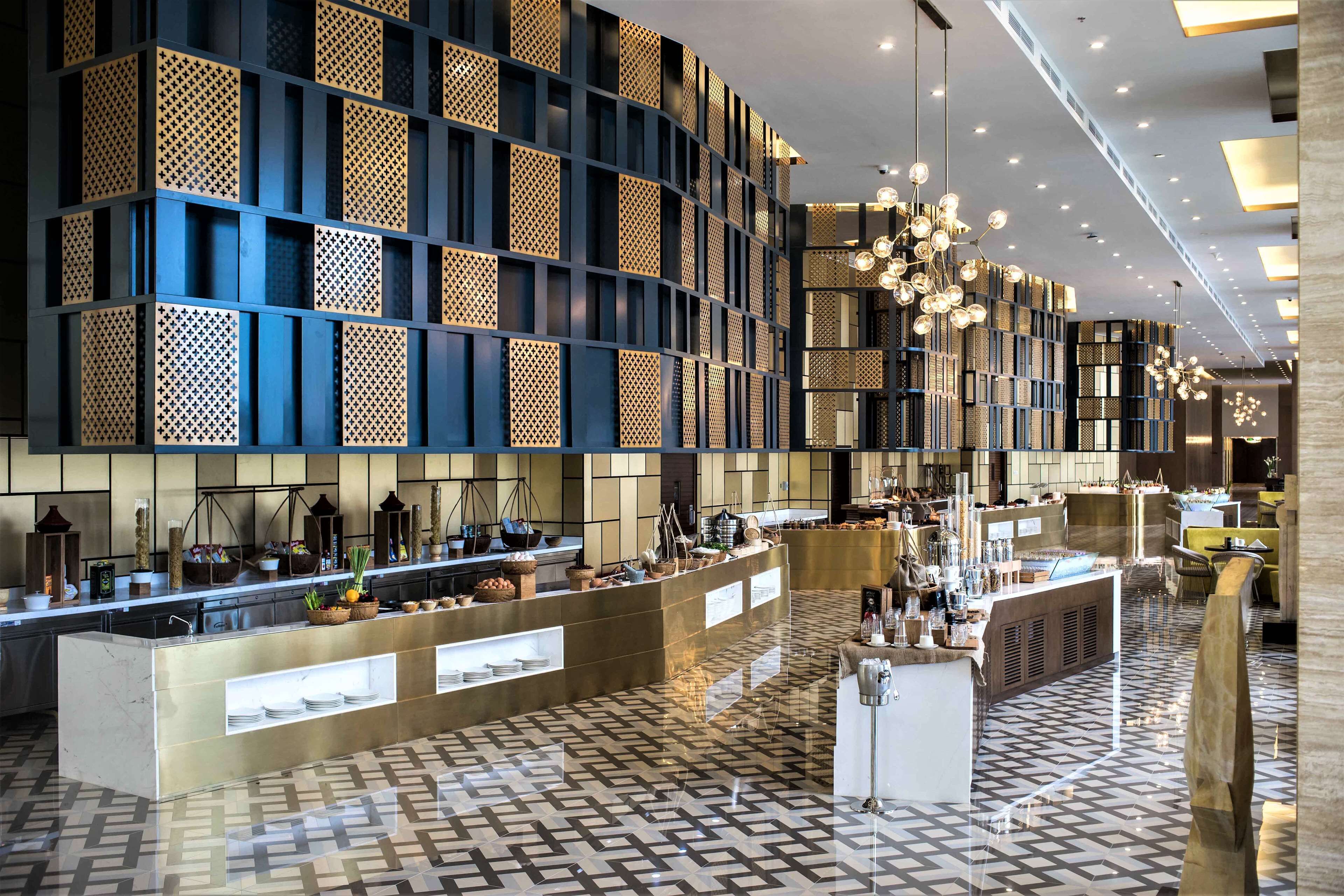 daily full breakfast (vnd 562000 per person)