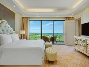 Down duvets, minibar, in-room safe, desk - Radisson Blu Resort Phu Quoc (Phu Quoc)