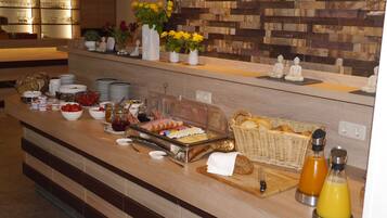 Daily buffet breakfast (EUR 7.5 per person)