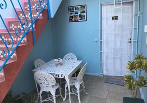 Réfrigérateur, micro-ondes, cuiseur de riz