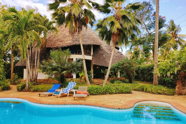 Deluxe Villa with Pool View | Bed sheets