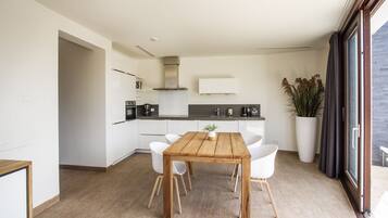 Deluxe Villa, 4 Bedrooms, Private Pool, Sea Facing | Private kitchen | Fridge, microwave, oven, stovetop