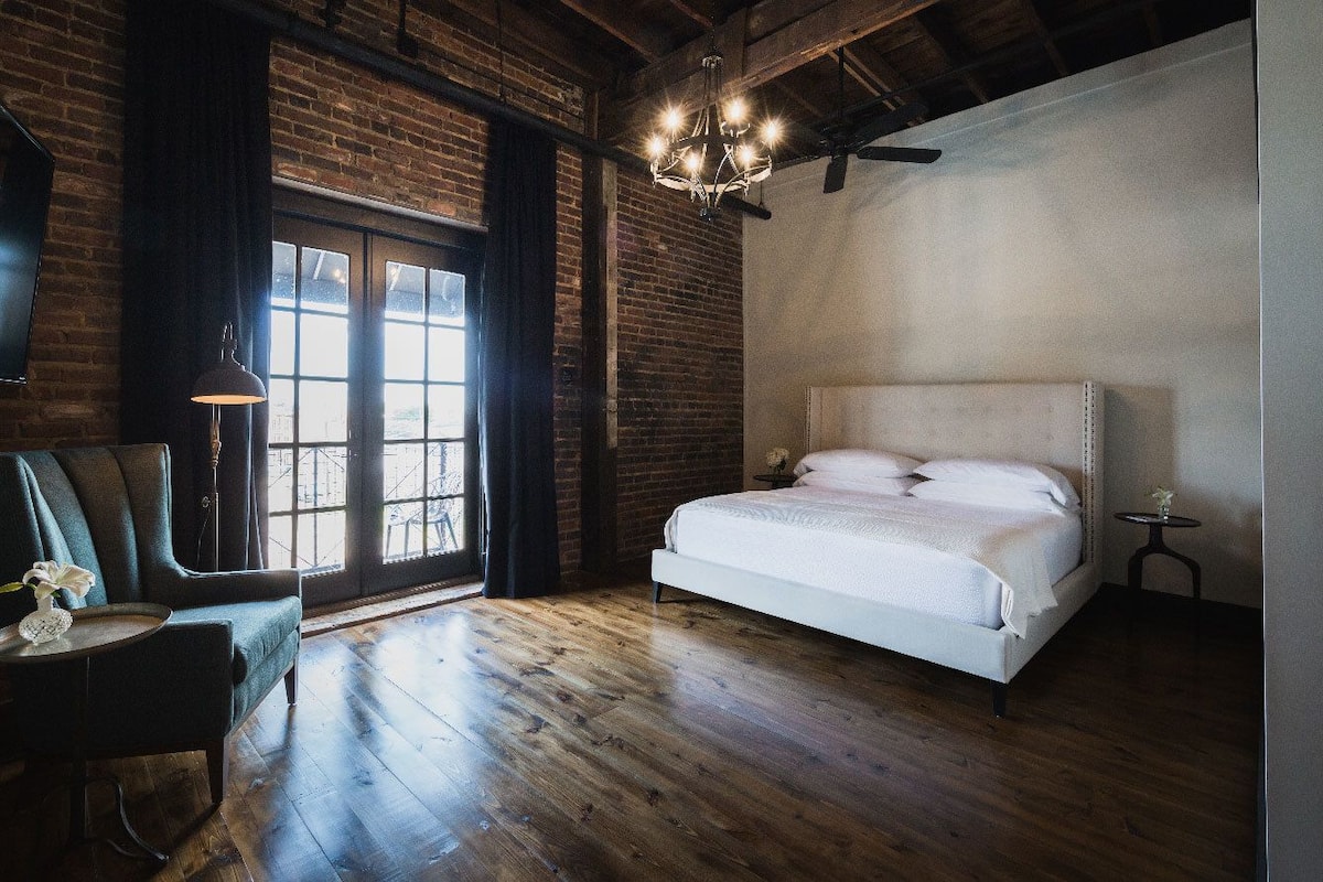 Superior suite, 1 kingsize bed | 1 slaapkamer, luxe beddengoed, pillowtop-bedden, een minibar