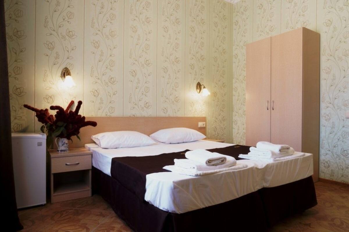 Standard Double or Twin Room, Poolside | Langsir/tirai gelap terus, seterika/papan seterika, cadar katil