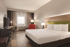 Desk, blackout drapes, soundproofing, iron/ironing board - Country Inn & Suites by Radisson, Byram/Jackson South, MS (Byram)