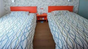 Unclassified image, 3 of 8, button - Pod Inn (Hangzhou)