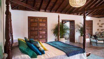 Suite (#6 Antigua) | 1 dormitori, decoració individual i mobiliari individual