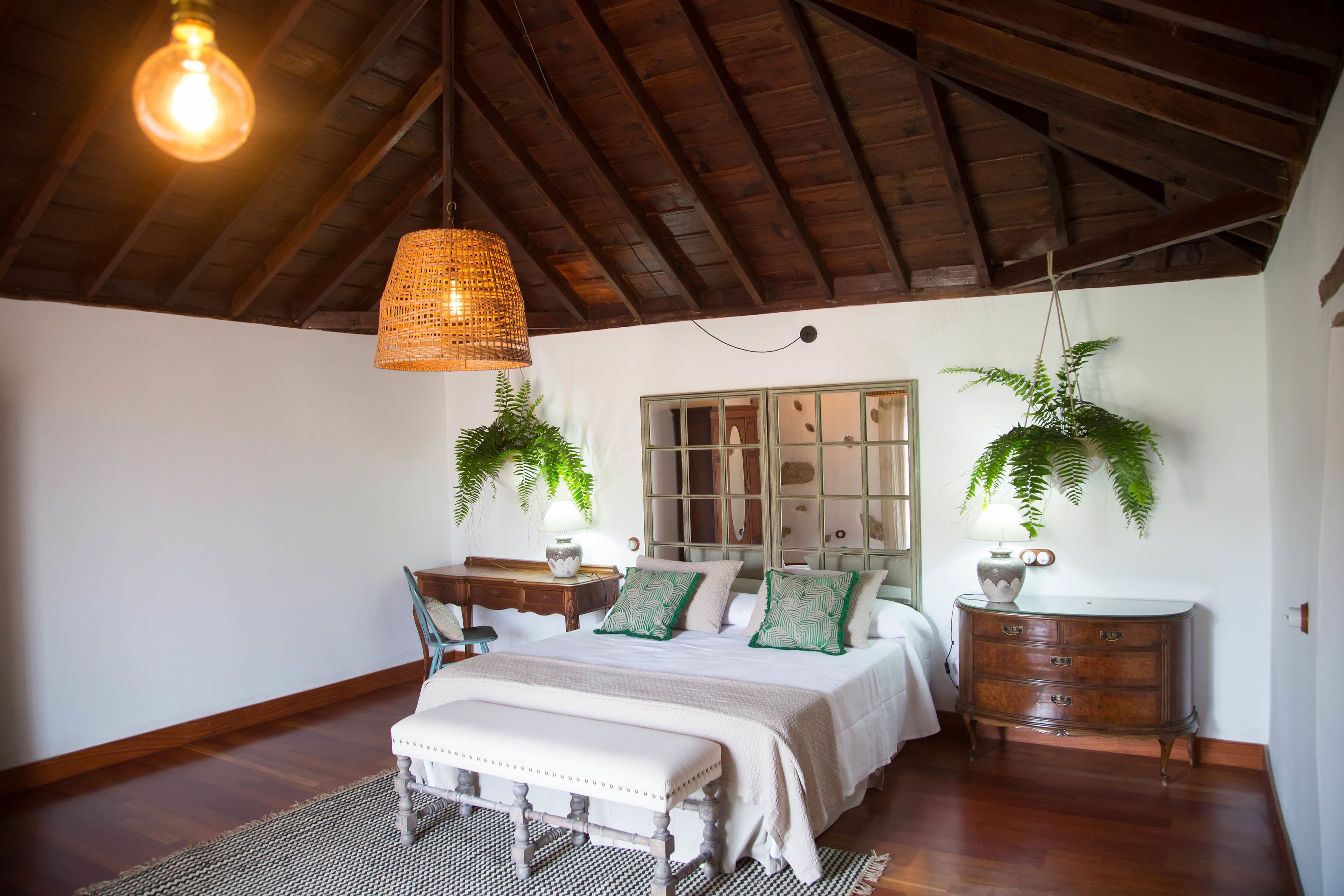 Suite (#5 La Oliva) | Decoración individual, mobiliario individual, cortinas opacas