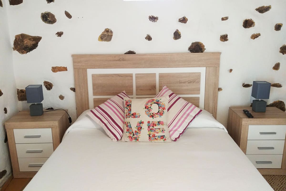 Standard Double Room (#8 Puerto del Rosario) | 1 bedroom, individually decorated, individually furnished