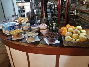 Free daily continental breakfast  - Rural Rugama (Puerto del Rosario)
