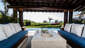 Family Villa, Multiple Bedrooms | Pemandangan dari bilik