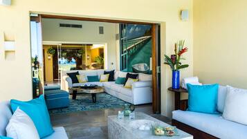 Villa familiar, 6 habitaciones | Área de sala de estar | Televisión de pantalla plana