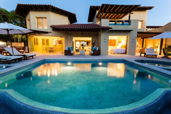 Front of property - Copacabana by Tripwix (Mezcales)