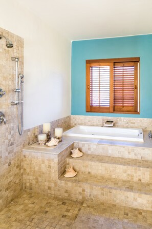 Family Villa, 6 Bedrooms | Bathroom | Separate bathtub and shower, deep-soaking bathtub, designer toiletries - Copacabana by Tripwix (Mezcales)