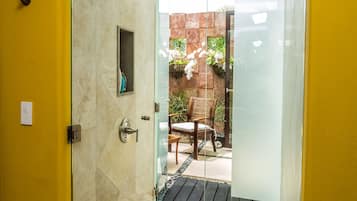 Exclusive Villa, 3 Bedrooms | Bathroom shower