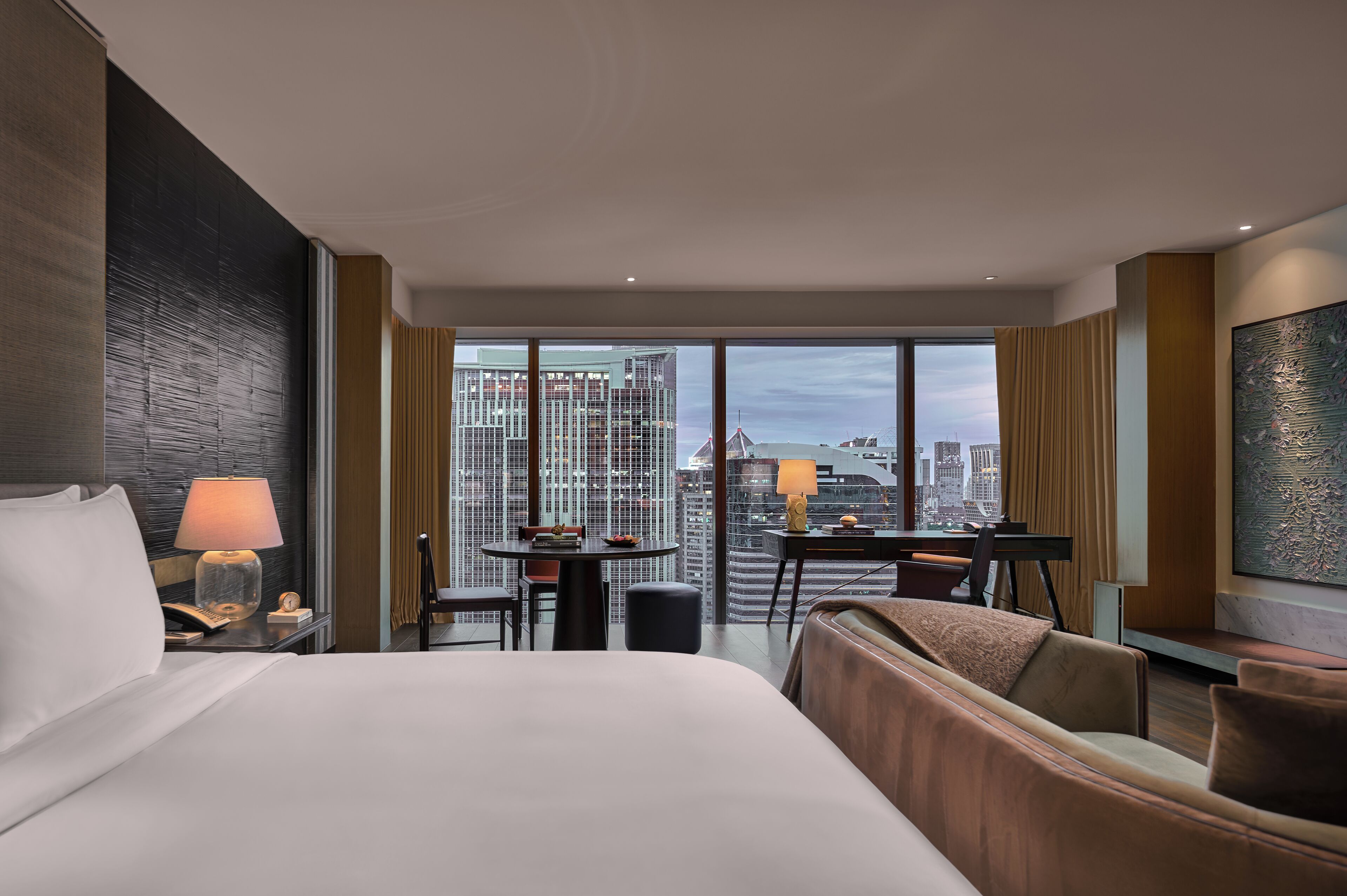 แกรนด์สตูดิโอ, เตียงคิงไซส์ 1 เตียง (Grand) | 1 ห้องนอน, ผ้าปูที่นอน Frette จากอิตาลี, เครื่องนอนระดับพรีเมียม