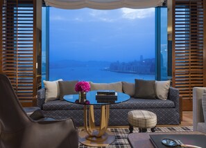 ห้องสวีท, ห้องมุม (Harbour) | ผ้าปูที่นอนฝ้ายอียิปต์, เครื่องนอนระดับพรีเมียม, มินิบาร์