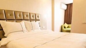 Unclassified image, 2 of 7, button - Super 8 Hotel (Kaifeng)