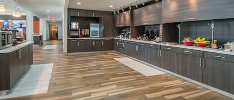 Colazione a buffet inclusa, servita tutte le mattine