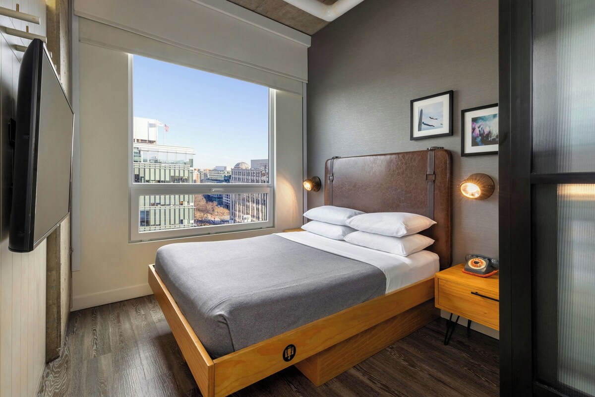 Hypo-allergenic bedding available, down comforters, in-room safe, desk