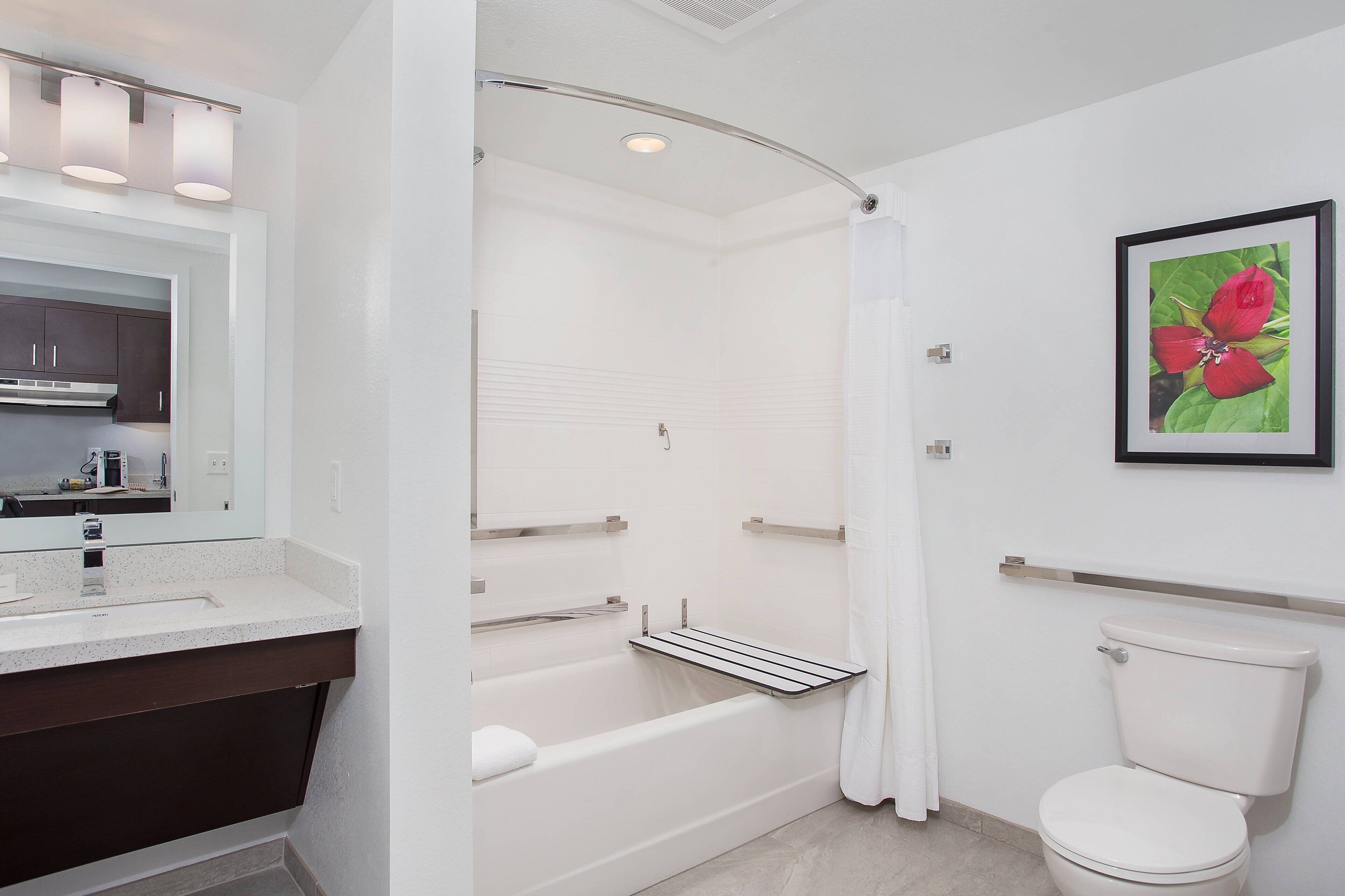 rainfall showerhead, free toiletries, hair dryer, towels