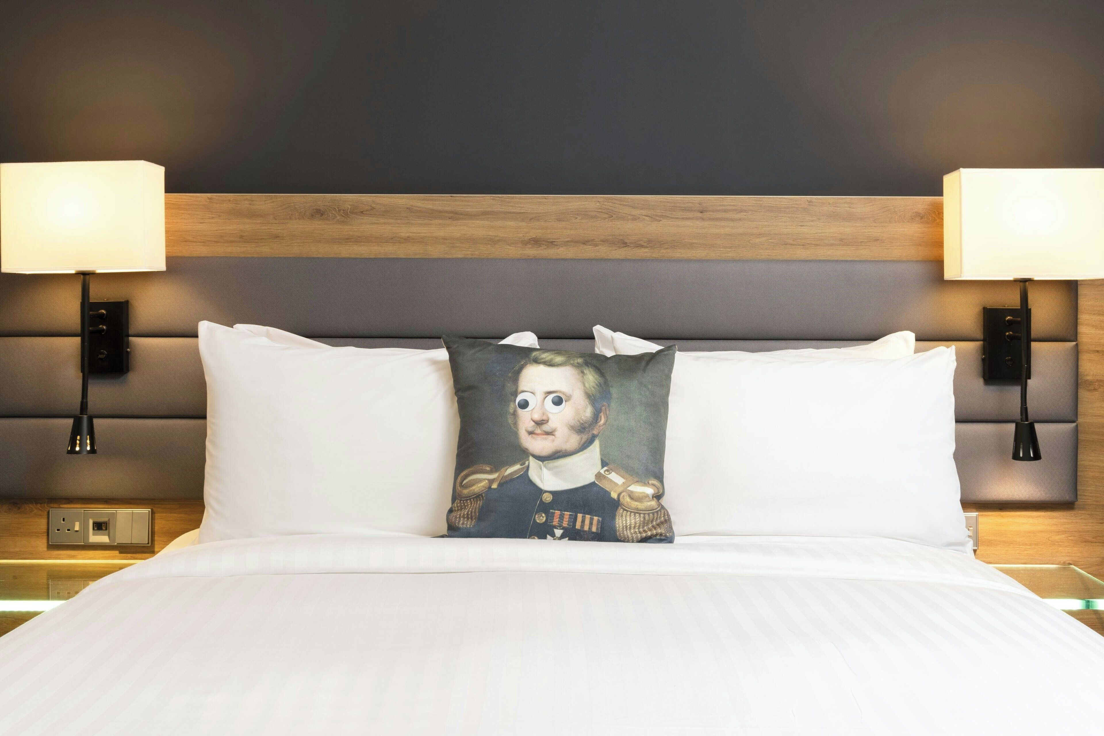 room, 1 queen bed, non smoking, city view | 1 bedroom, desk, soundproofing, iron/ironing board