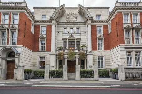 The Dixon, Autograph Collection - view 3