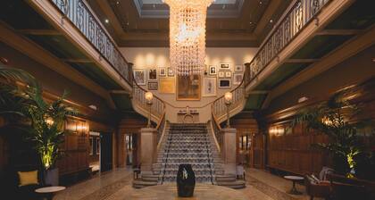 The Dixon, Autograph Collection