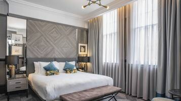 Hypo-allergenic bedding, minibar, in-room safe, desk