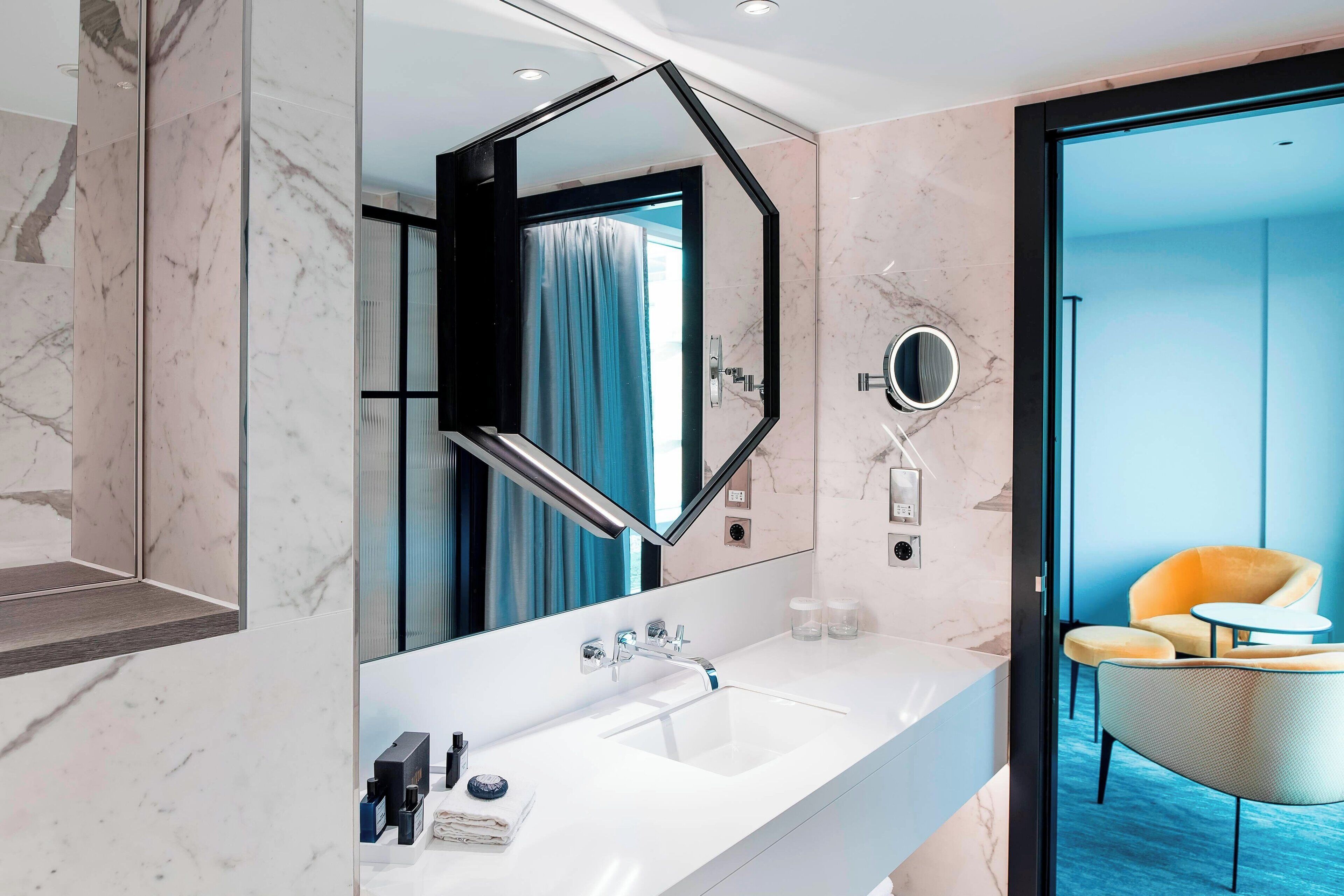 shower, free toiletries, hair dryer, slippers