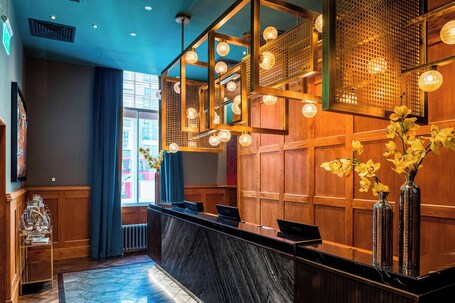 The Dixon, Autograph Collection - view 2