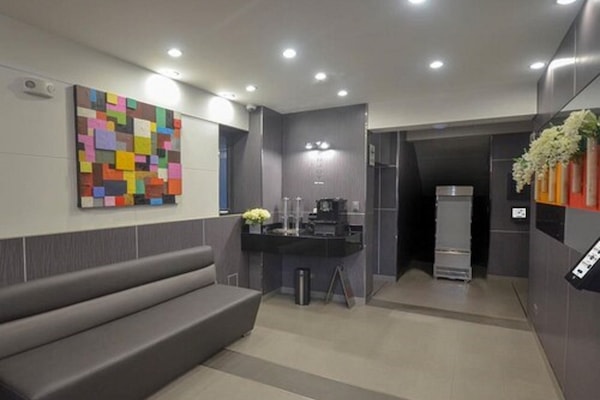 Lobi dinlenme salonu