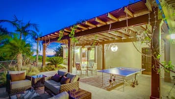 Premium-villa - flere senge - privat pool - havudsigt | Terrasse/gårdhave