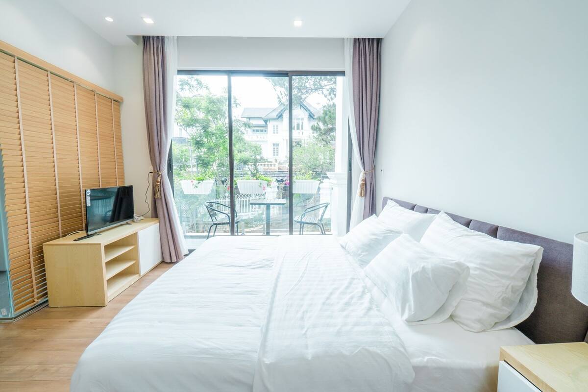 Standard Room | Desk, blackout curtains, iron/ironing board, free cots/infant beds
