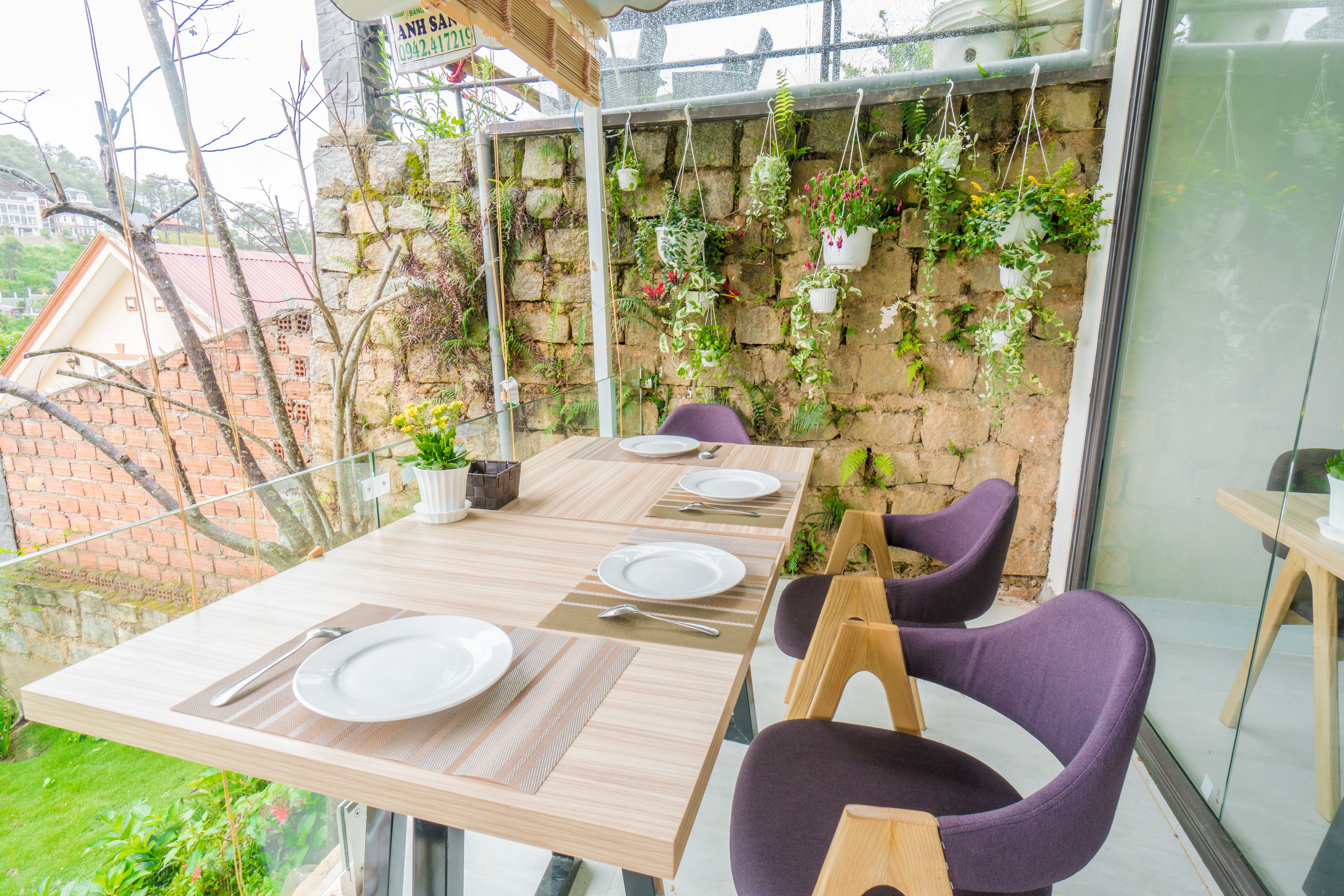 breakfast, lunch, dinner served; vietnamese cuisine