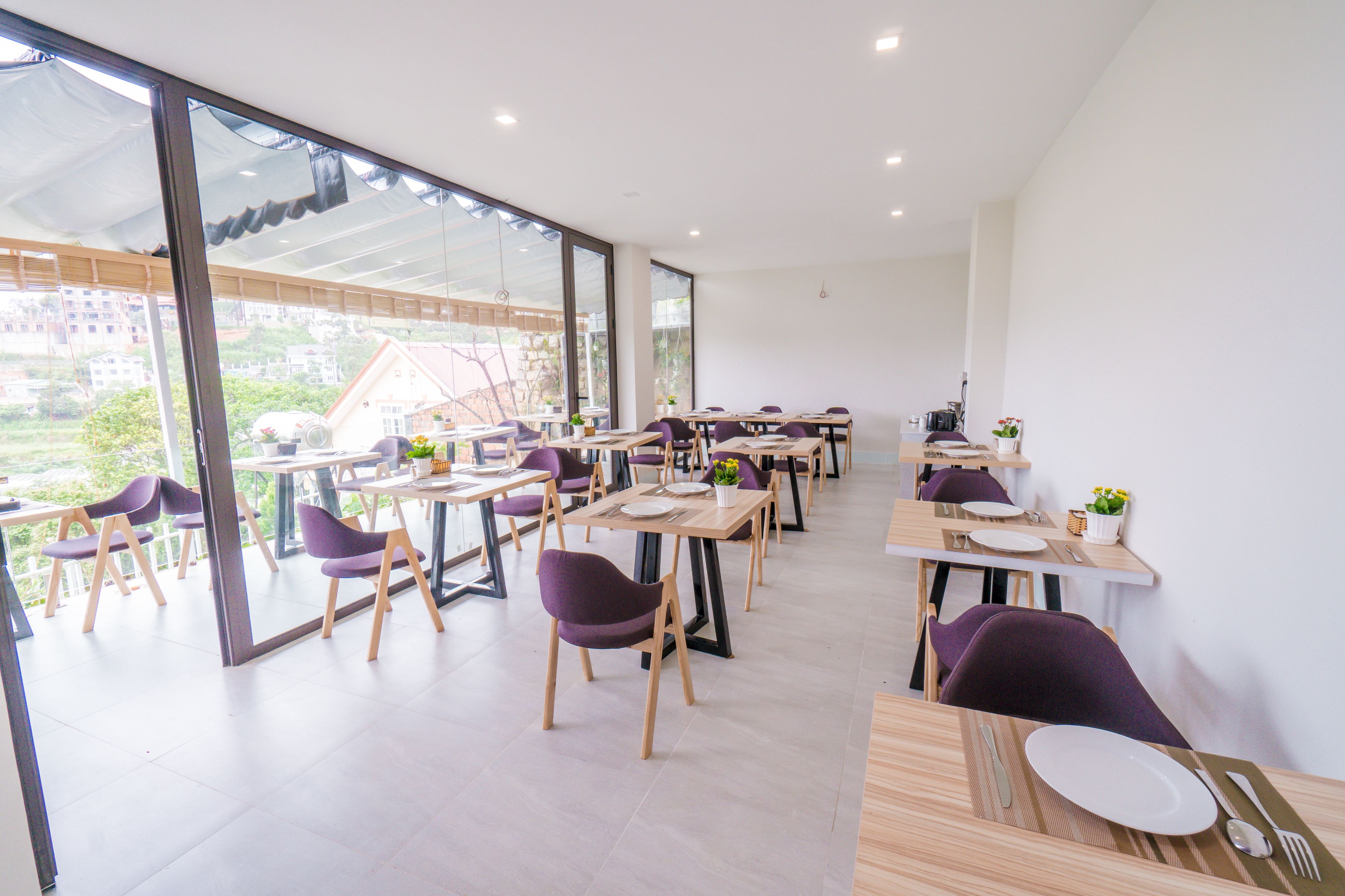 breakfast, lunch, dinner served; vietnamese cuisine