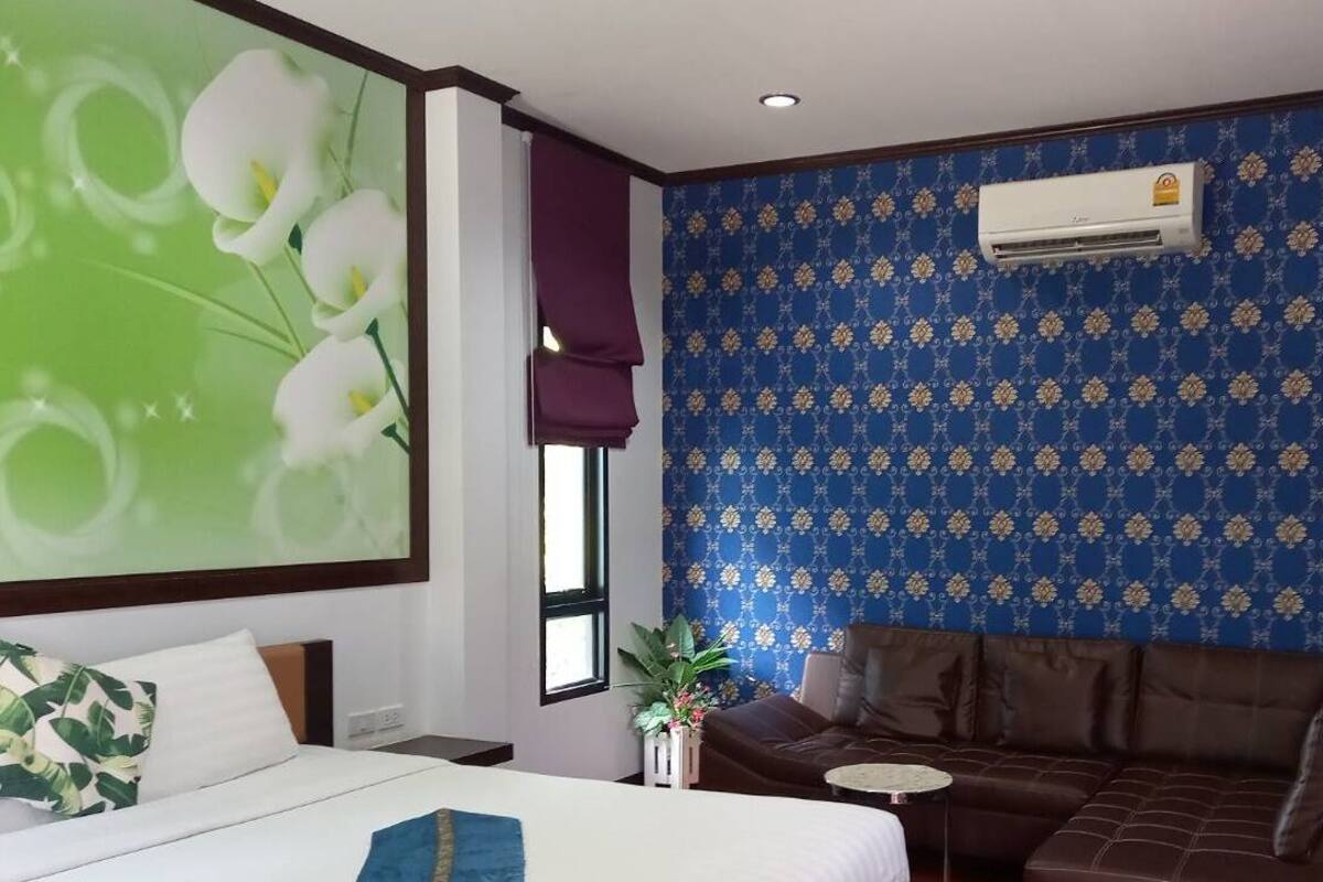 Superior Double Room with Balcony | セーフティボックス (室内)、遮光カーテン、WiFi (無料)