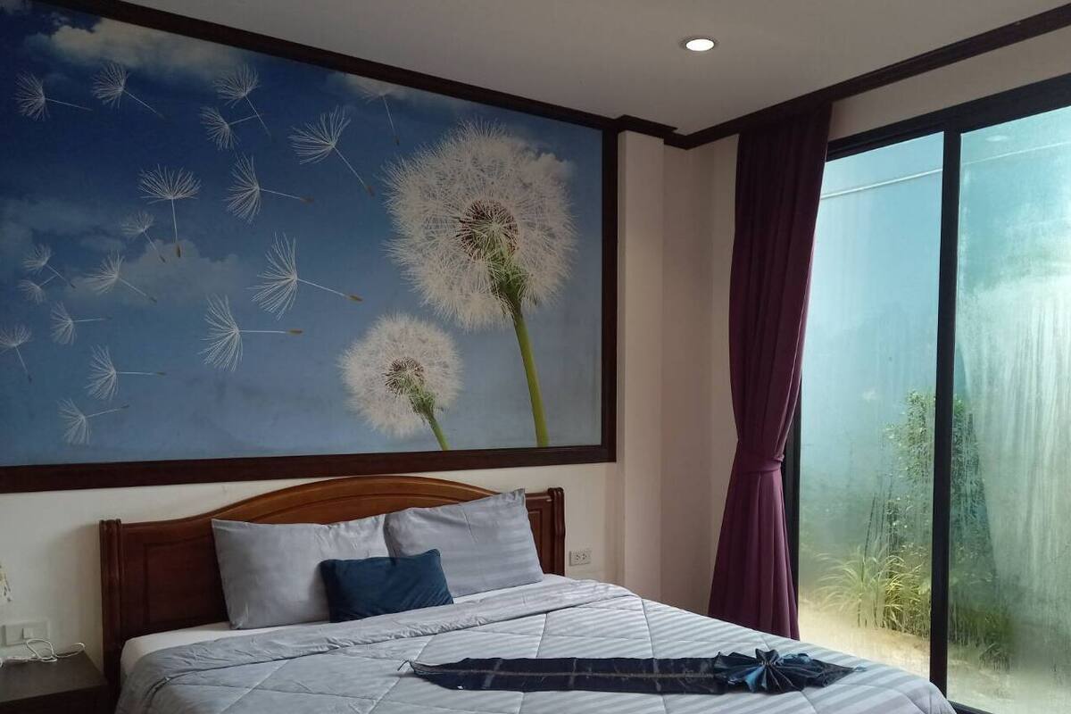 Standard Double Room - Ground Floor | セーフティボックス (室内)、遮光カーテン、WiFi (無料)
