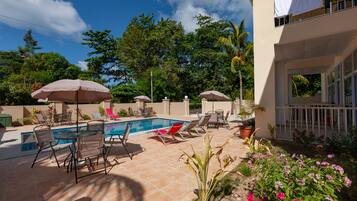 Kolam renang outdoor