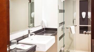 Ducha y cabezal de ducha tipo lluvia