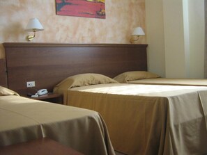 Minibar, free WiFi, bed sheets - Hostiliae Ciminiera Hotel (Ostiglia)
