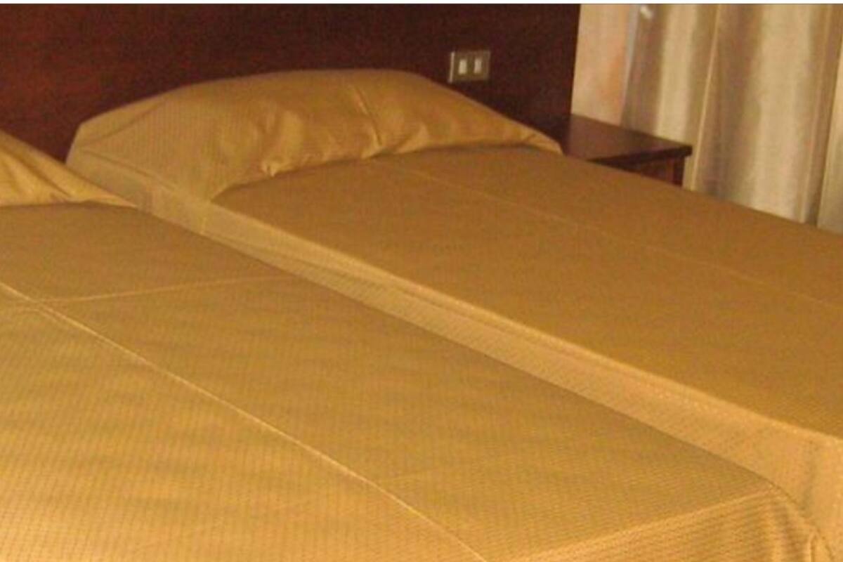 Twin Room | Minibar, free WiFi, bed sheets