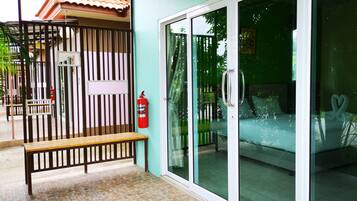 Standard Bungalow, 2 Twin Beds, Non Smoking | Terrace/patio