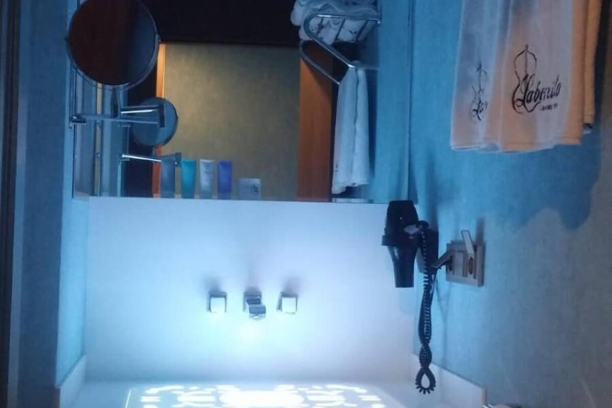 shower, free toiletries, hair dryer, slippers